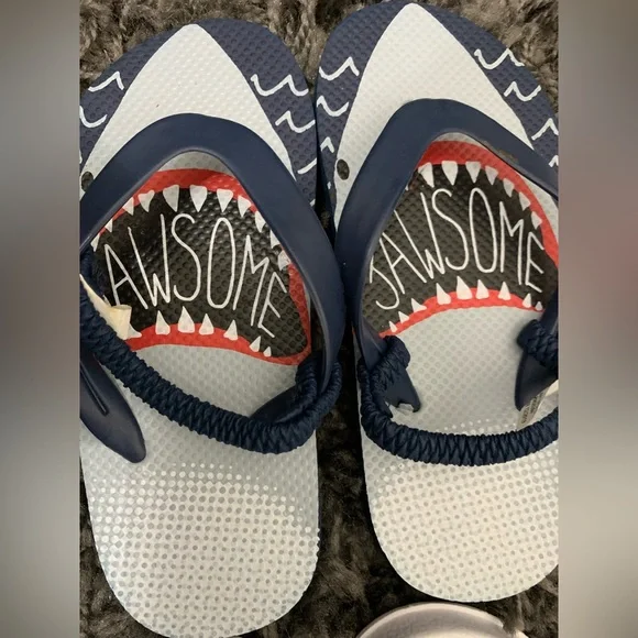 Bundle of 4 pair of Toddler Slides/Sandals - Picture 5 of 9